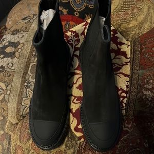 Napoleoni black suede Italy gummie bootie size 7